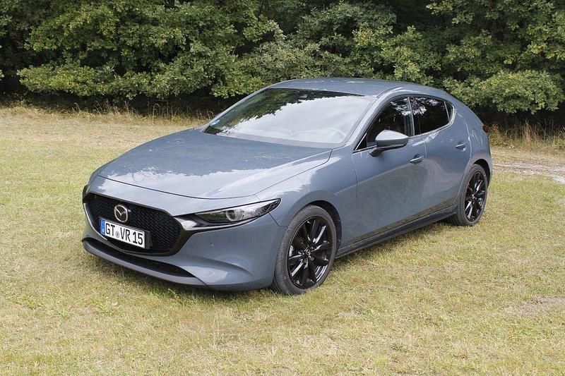 Grau Gebraucht 2019 Mazda 3 Selection Limousine | 17.690 € (Fairer Preis) - Bild 1/4