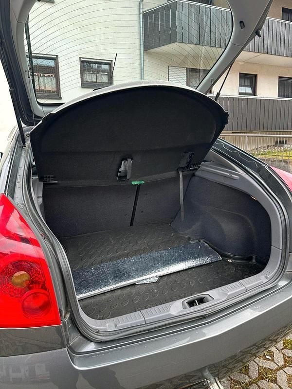 Gebraucht Nissan Primera 140 PS (102 kW) 2002 Grau Limousine