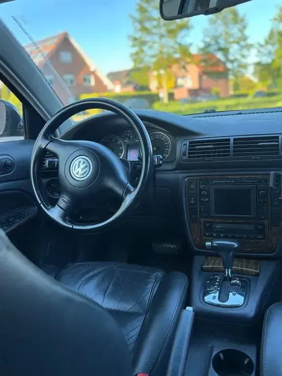 Second-hand VW Passat 150 CP (110 kW) 2004 Negru Berlinǎ