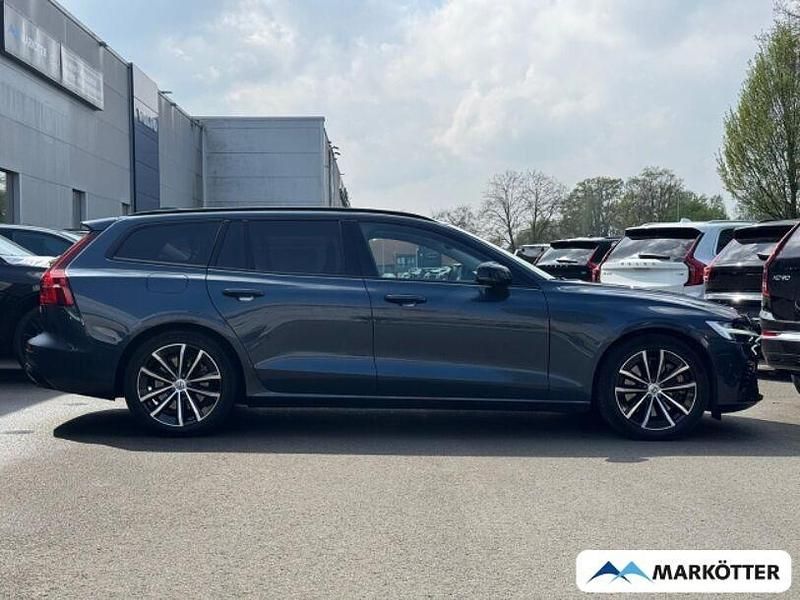 Gebraucht Volvo V60 Ultimate 455 PS (334 kW) 2023 Blau Kombi