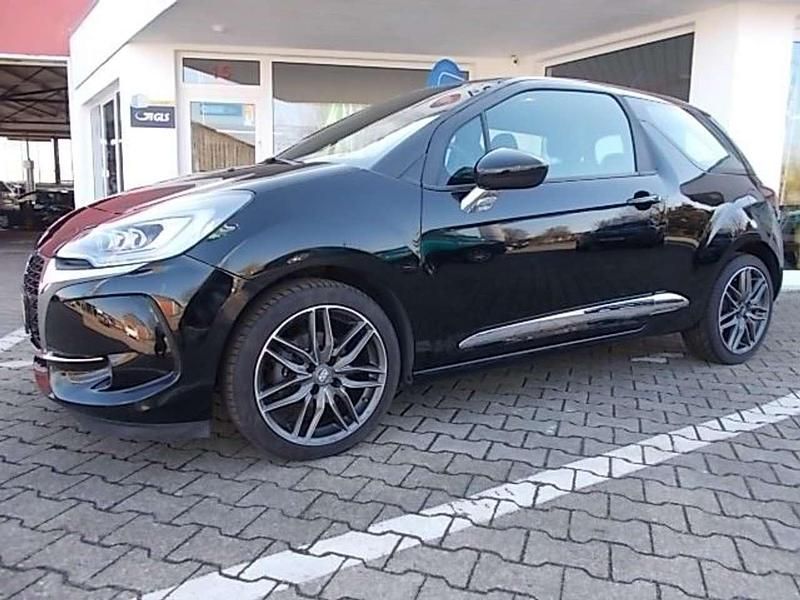 Second-hand Citroën DS3 So Chic 110 CP (80 kW) 2018 Negru Berlinǎ