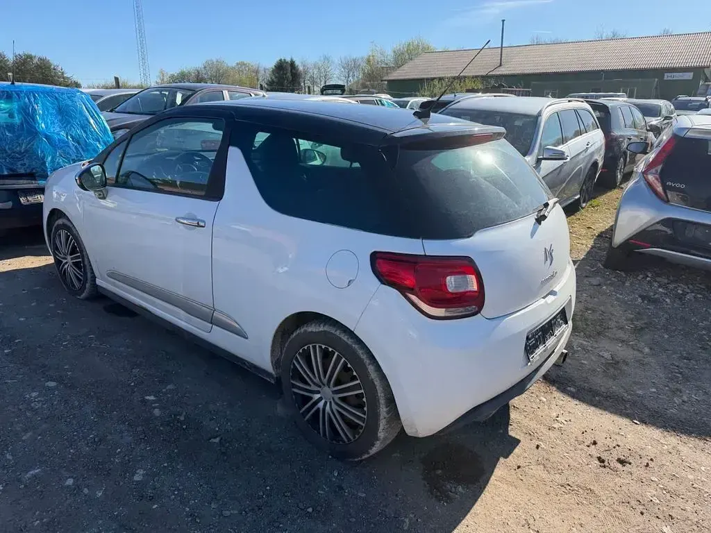 Gebraucht Citroën DS3 So Chic 92 PS (67 kW) 2011 Schwarz Kleinwagen
