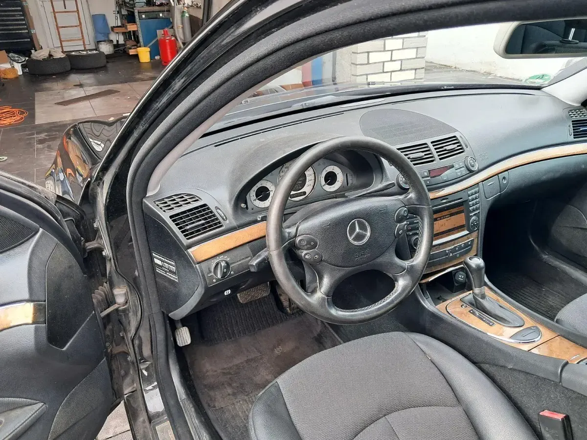 Gebraucht Mercedes E220 Avantgarde 170 PS (125 kW) 2008 Schwarz Kombi