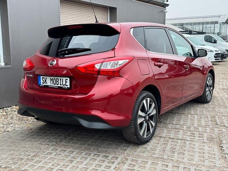 Gebraucht Nissan Pulsar N-TEC 116 PS (85 kW) 2015 Rot Limousine