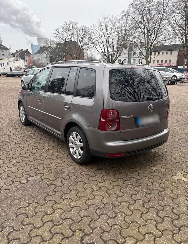 Gebraucht VW Touran 140 PS (102 kW) 2009 Braun Van / Kleinbus