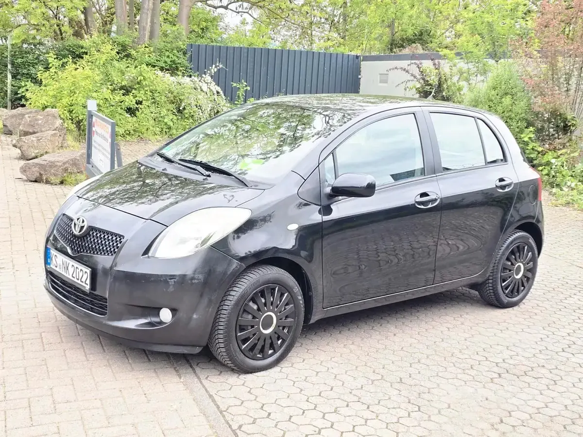 Gebraucht Toyota Yaris 69 PS (50 kW) 2008 Schwarz Kleinwagen