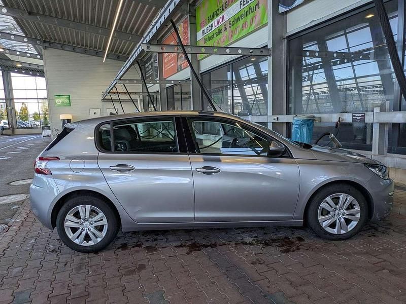 Gebraucht Peugeot 308 Active 120 PS (88 kW) 2015 Limousine