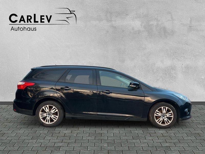 Gebraucht Ford Focus Trend 125 PS (91 kW) 2013 Schwarz Kombi
