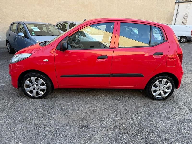 Gebraucht Hyundai i10 65 PS (47 kW) 2012 Rot Kleinwagen