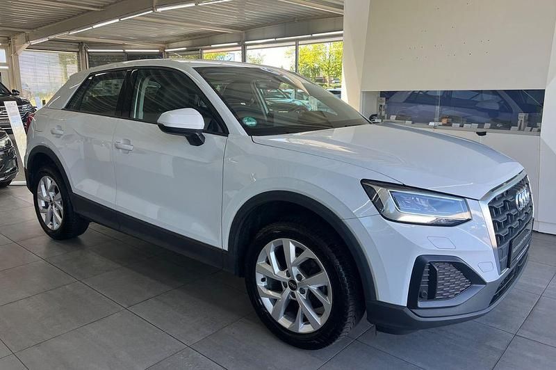 Weiß Gebraucht 2023 Audi Q2 Sport SUV | 18.990 € (Superpreis) - Bild 1/4