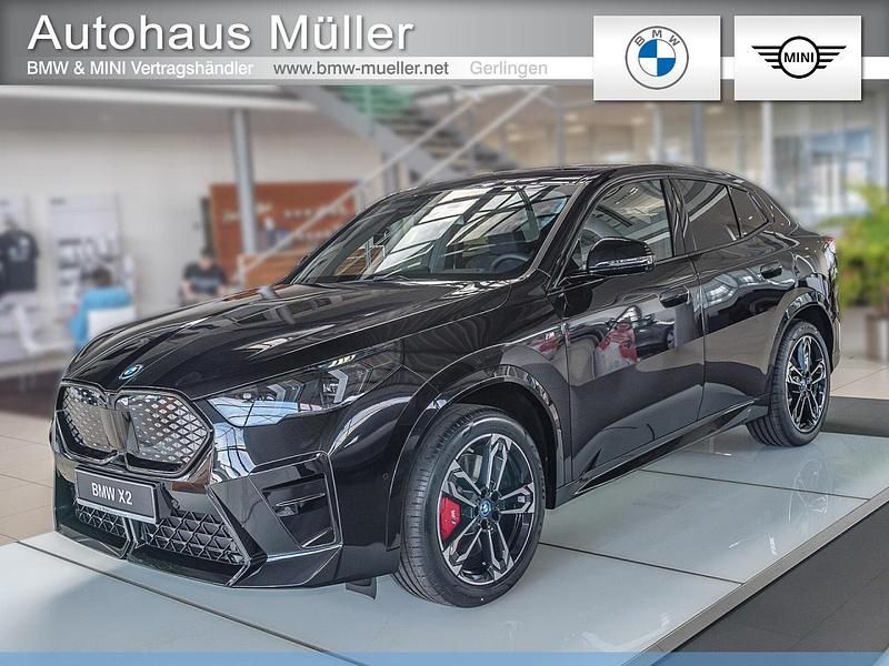 Saphirschwarz metallic Gebraucht 2025 BMW iX2 M Sport SUV | 57.240 € (Teuer) - Bild 1/4