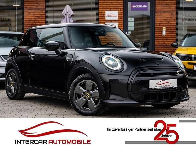 Gebraucht Mini Cooper SE Essential 135 kW (184 PS) 2021 Midnight black metallic Kleinwagen
