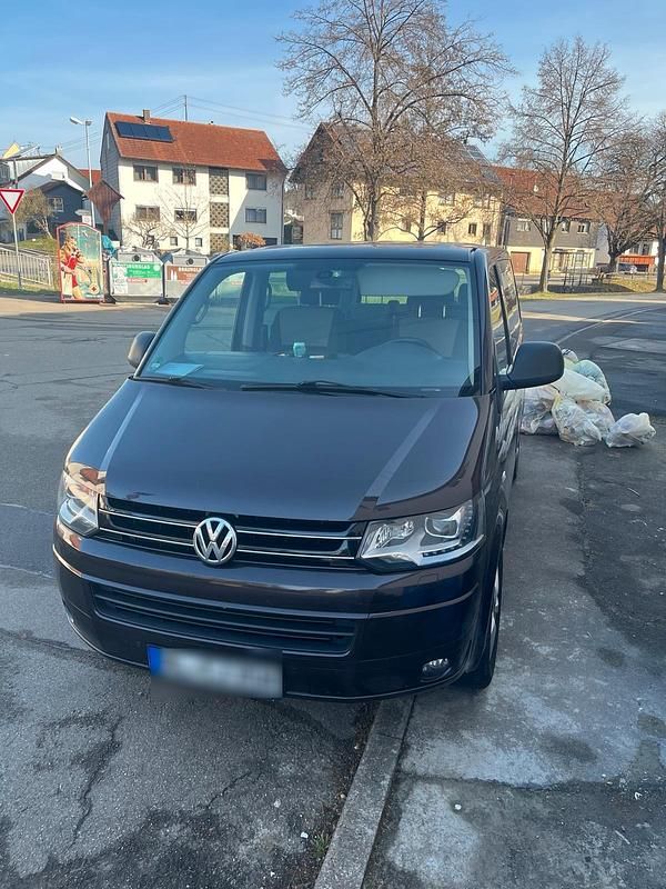Second-hand VW T5 140 CP (102 kW) 2011 Andere farben Van