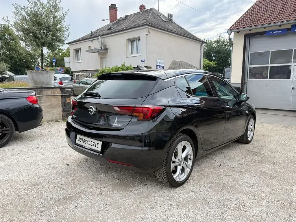 Gebraucht Opel Astra Innovation 136 PS (100 kW) 2015 Schwarz Limousine