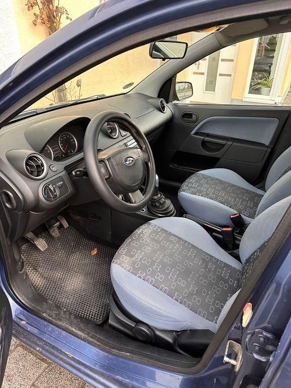 Gebraucht Ford Fiesta 80 PS (58 kW) 2005 Blau Kleinwagen