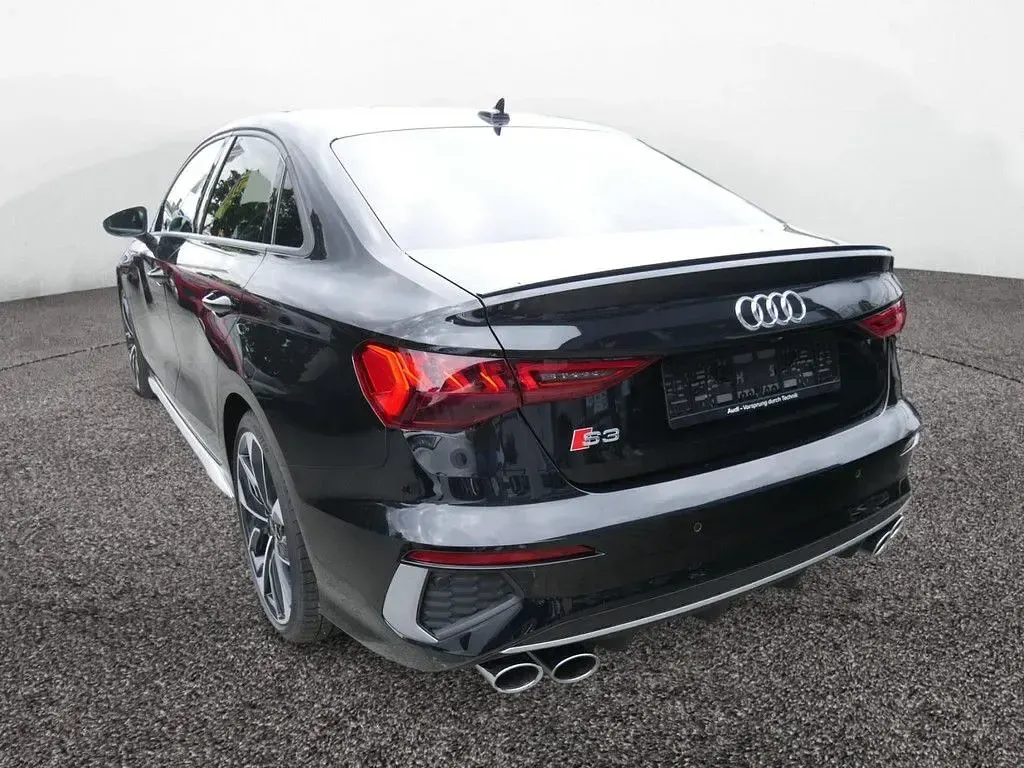Gebraucht Audi S3 Ambiente 333 PS (244 kW) 2024 Schwarz Limousine
