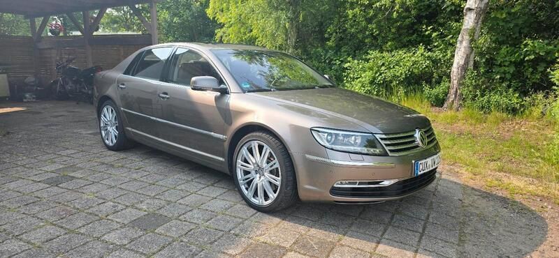 Beige Gebraucht 2012 VW Phaeton Limousine | 12.999 € - Bild 1/4