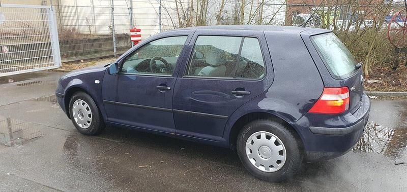 Gebraucht VW Golf IV 101 PS (74 kW) 2000 Blau Kleinwagen