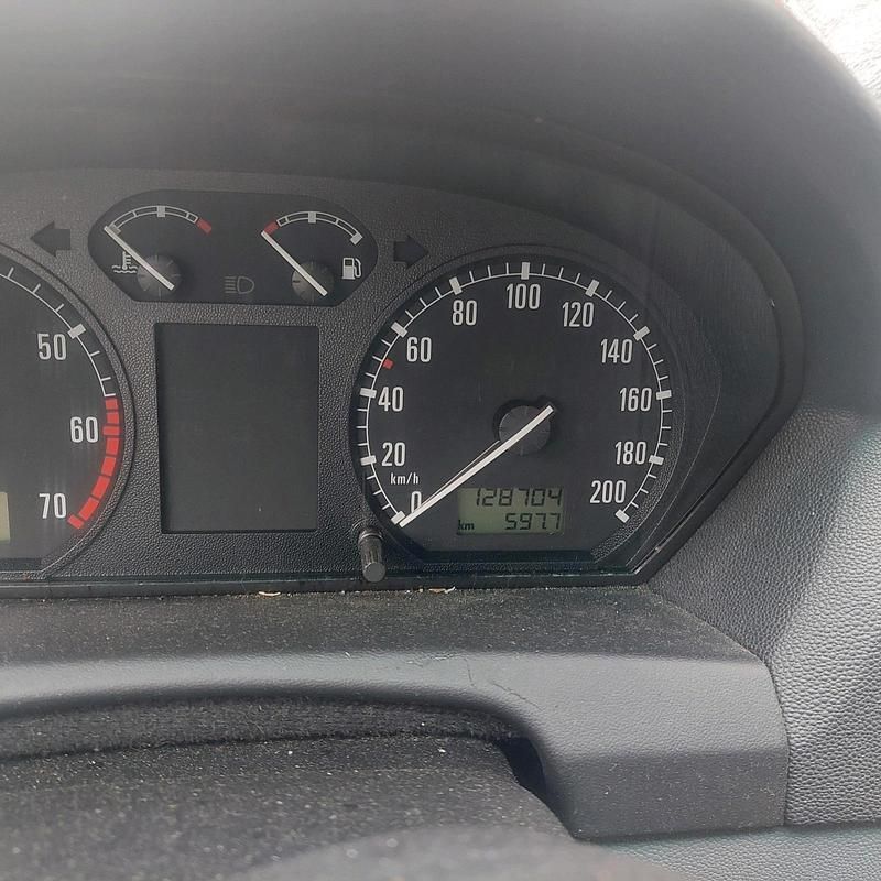Blau Gebraucht 2002 Skoda Fabia Kleinwagen | 450 € (Superpreis) - Bild 1/4