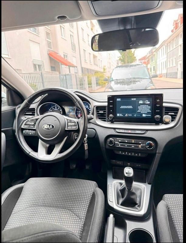 Gebraucht Kia Ceed Edition 7 101 PS (74 kW) 2020 Weiß Kleinwagen