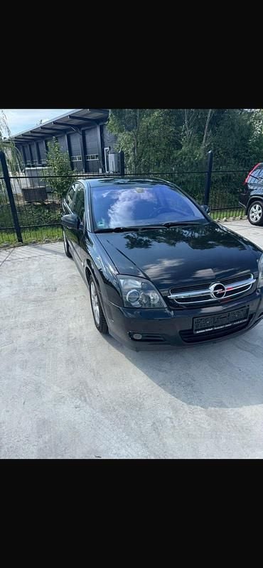 Schwarz Gebraucht 2005 Opel Vectra Limousine | 750 € (Guter Preis) - Bild 1/4