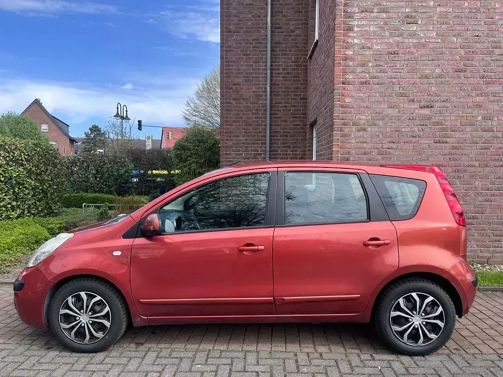 Second-hand Nissan Note Acenta 88 CP (64 kW) 2007 Roșu Hatchback