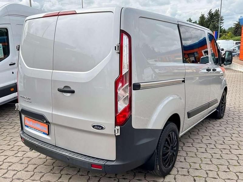 Gebraucht Ford Transit Custom Trend 131 PS (96 kW) 2017 Silber metallic Van