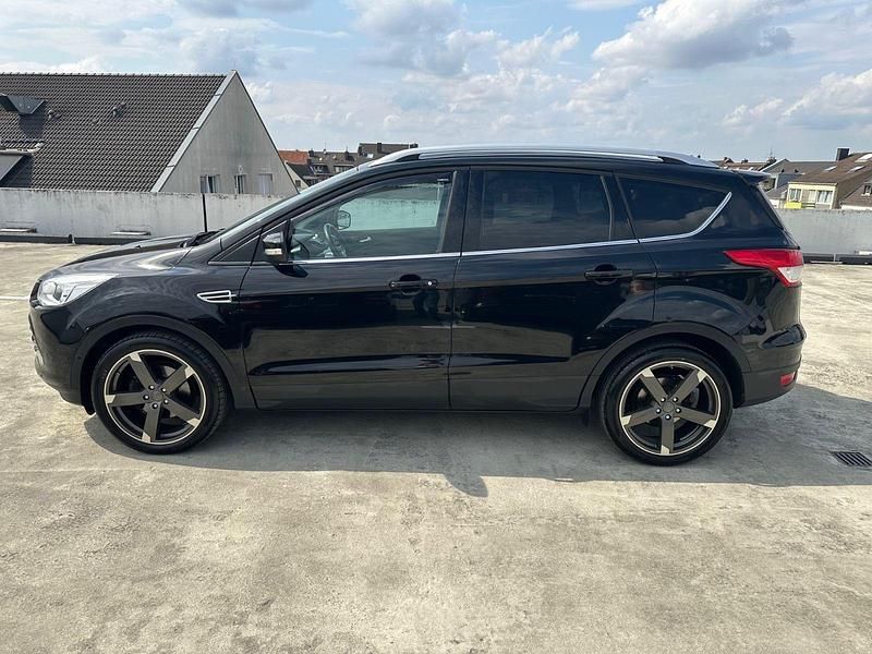 Gebraucht Ford Kuga Titanium 150 PS (110 kW) 2014 Schwarz SUV