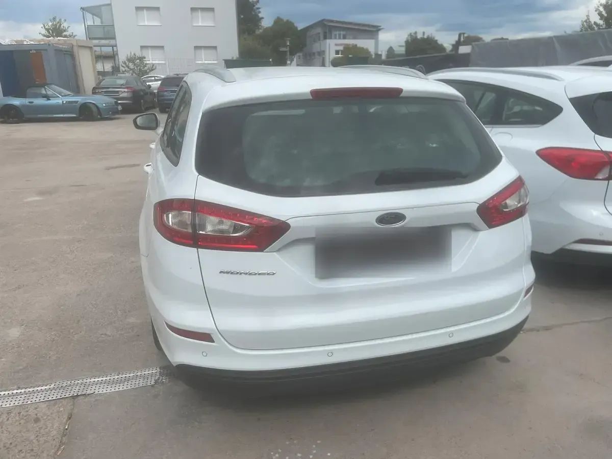 Gebraucht Ford Mondeo 150 PS (110 kW) 2018 Weiß Kombi