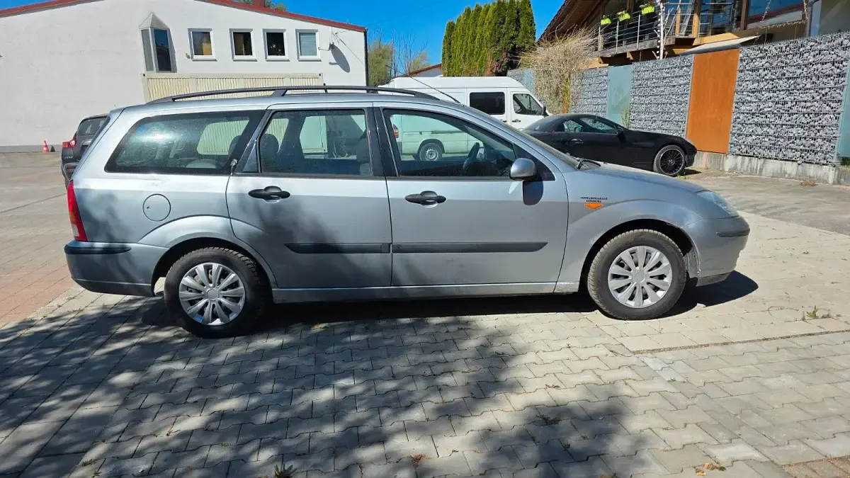 Używany Ford Focus 116 KM (85 kW) 2004 Szary Kombi