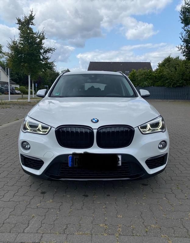 Weiß Gebraucht 2017 BMW X1 SUV | 18.800 € (Etwas zu teuer) - Bild 1/4