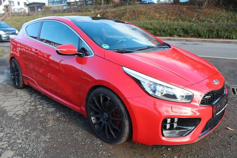 Rot Gebraucht 2013 Kia ProCeed GT-Track Kleinwagen | 9.499 € (Guter Preis) - Bild 1/4
