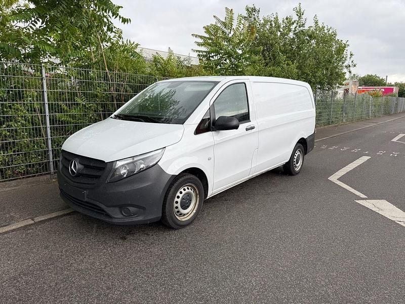 Weiß Gebraucht 2021 Mercedes Vito Van / Kleinbus | 10.499 € (Superpreis) - Bild 1/4