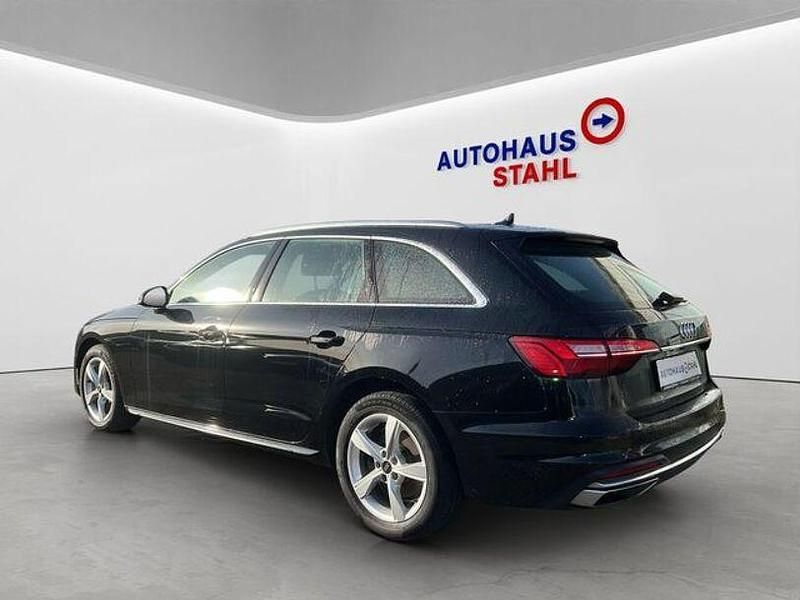 Gebraucht Audi A4 Advanced 163 PS (119 kW) 2022 Brilliant black Kombi