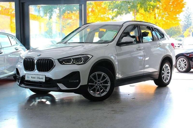 Weiß Gebraucht 2021 BMW X1 Advantage SUV | 23.800 € (Fairer Preis) - Bild 1/3
