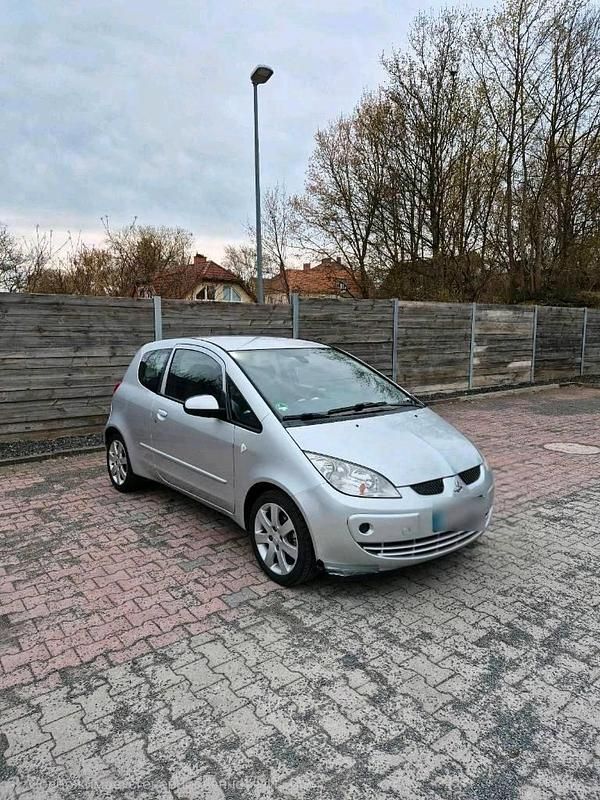 Second-hand Mitsubishi Colt 75 CP (55 kW) 2007 Argintiu Hatchback