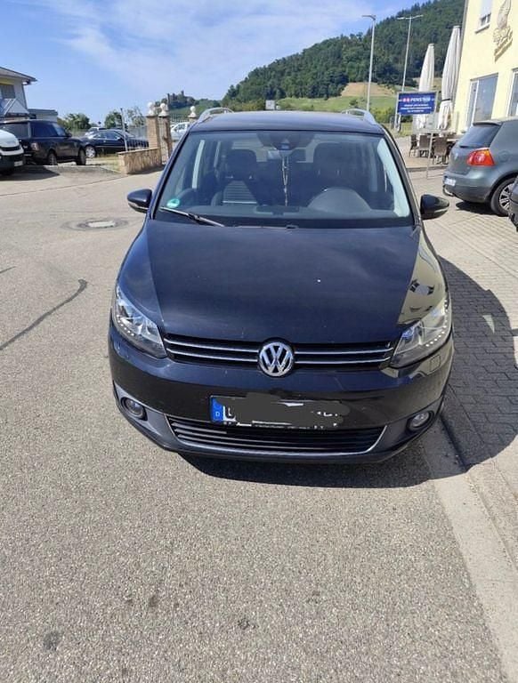 Schwarz Gebraucht 2014 VW Touran Highline Van / Kleinbus | 9.800 € (Guter Preis) - Bild 1/4