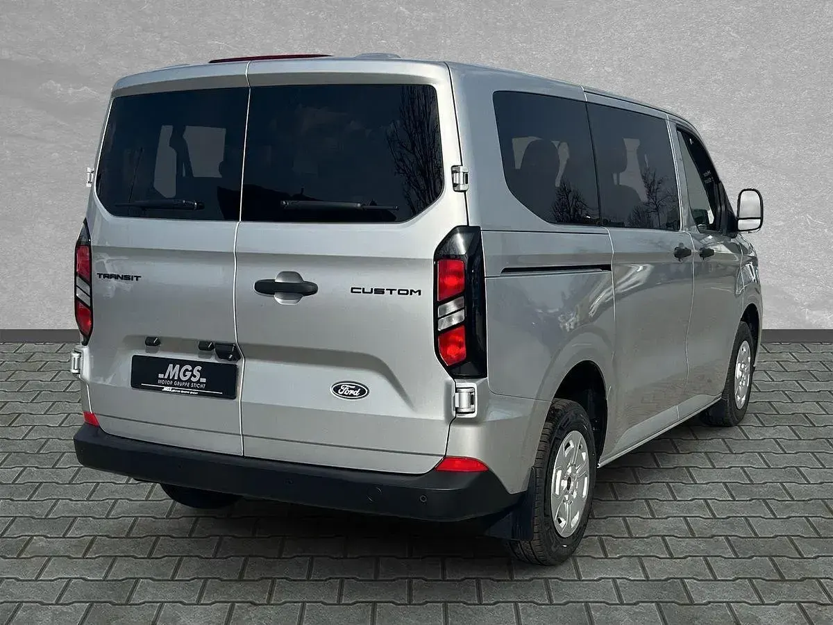 Nouă Ford Transit Custom Trend 110 CP (80 kW) 2026 Argintiu Break