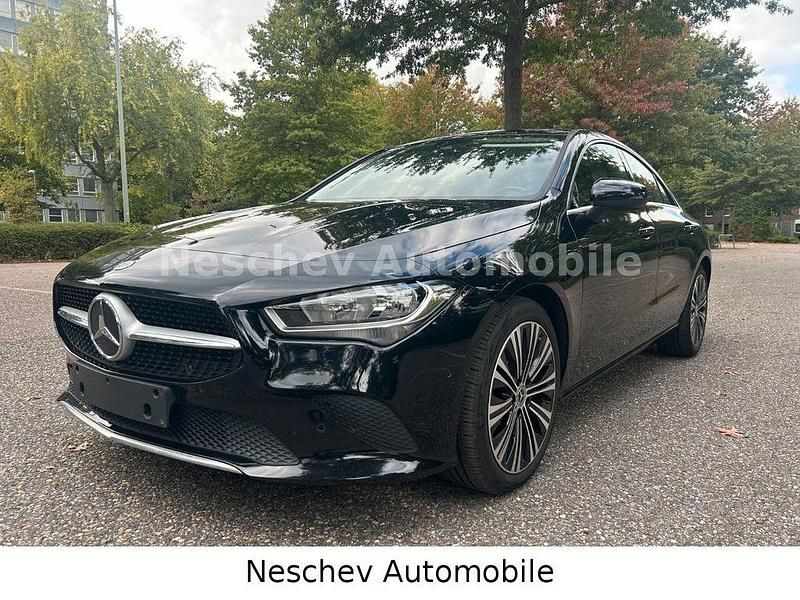 Nachtschwarz Gebraucht 2022 Mercedes CLA200 Progressive Coupé | 25.490 € (Superpreis) - Bild 1/4