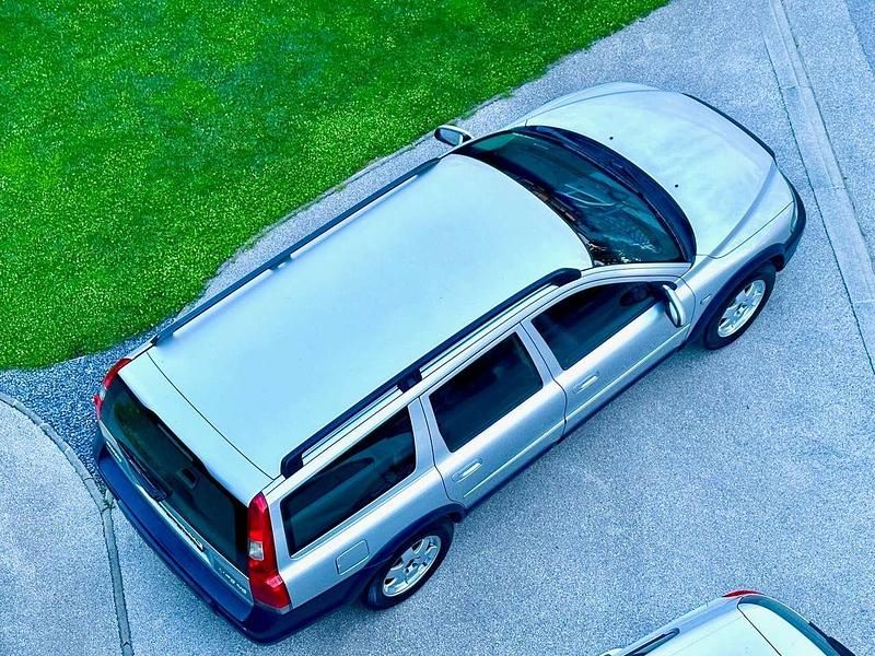 Grau Gebraucht 2001 Volvo XC70 SUV | 10.299 € (Teuer) - Bild 1/4