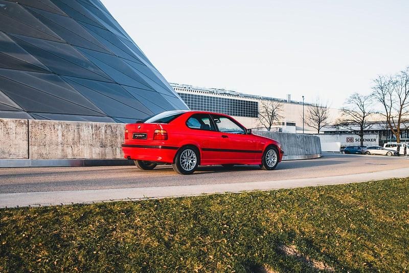 Gebraucht BMW 323 170 PS (125 kW) 1999 Rot Coupé