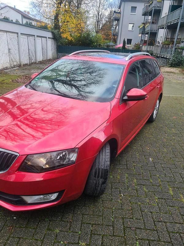 Rot Gebraucht 2016 Skoda Octavia Kombi | 14.499 € (Fairer Preis) - Bild 1/4