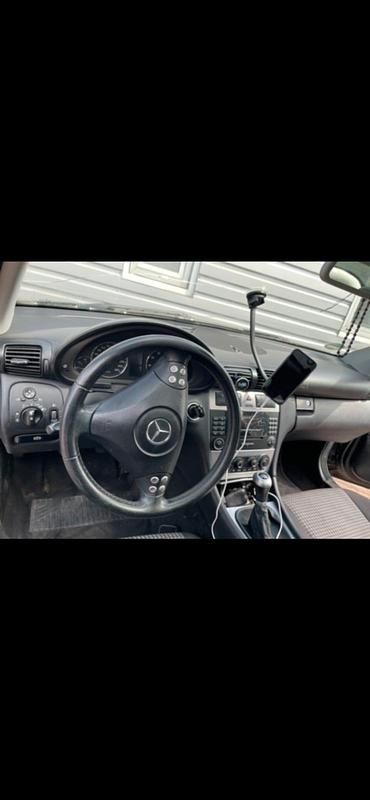 Gebraucht Mercedes C180 143 PS (105 kW) 2005 Schwarz Coupé