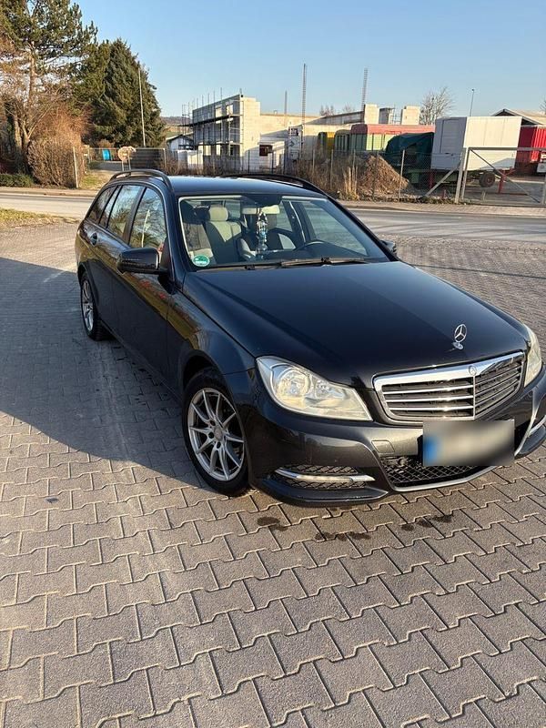 Gebraucht Mercedes C200 Elegance 136 PS (100 kW) 2012 Schwarz Kombi