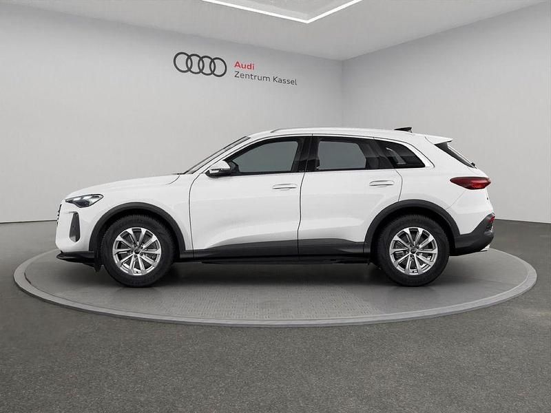 Gebraucht Audi Q5 Basis 204 PS (150 kW) 2024 Arkonaweiß SUV