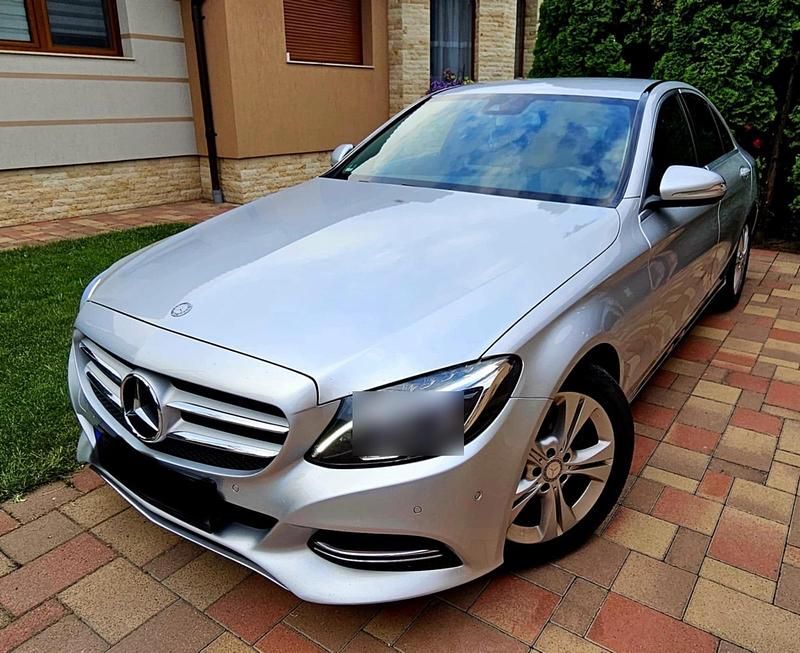 Silber Gebraucht 2014 Mercedes C220 Limousine | 13.799 € - Bild 1/4
