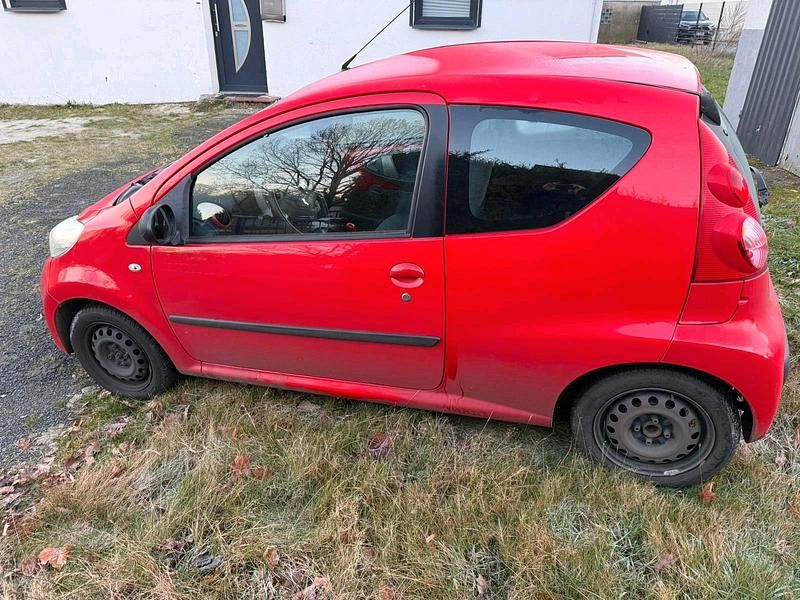 Gebraucht Peugeot 107 67 PS (49 kW) 2007 Rot Kleinwagen