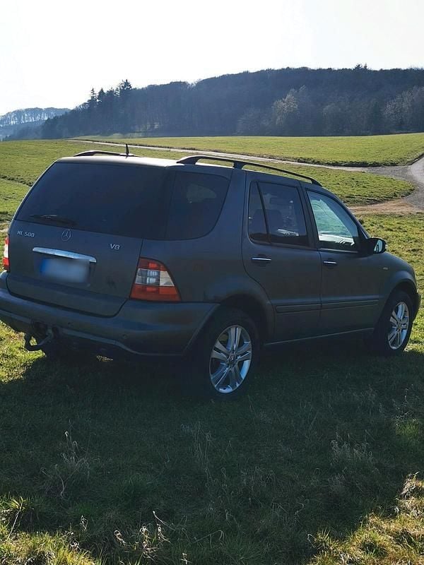 Gebraucht Mercedes ML500 292 PS (214 kW) 2002 Schwarz SUV