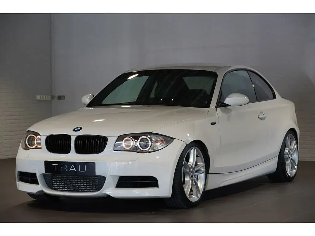 Gebraucht BMW 135 Coupé Performance 306 PS (225 kW) 2009 Weiss Coupé
