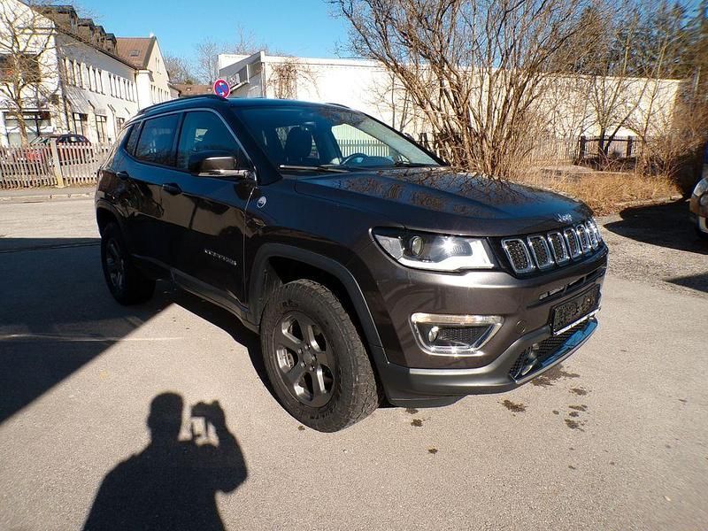Gebraucht Jeep Compass Opening Edition 140 PS (102 kW) 2017 Grau SUV